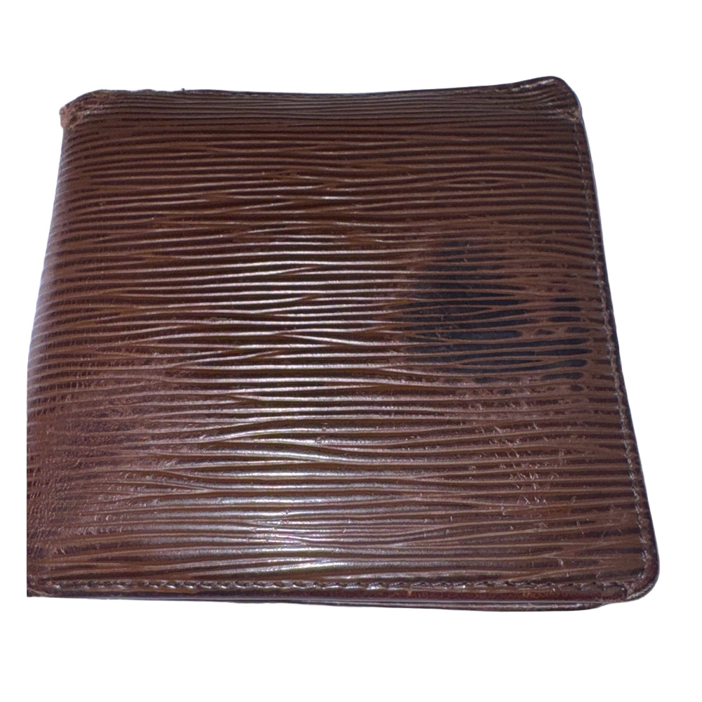 Louis Vuitton men’s Epi wallet